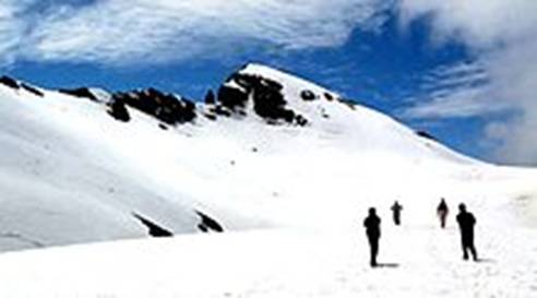 http://upload.wikimedia.org/wikipedia/commons/thumb/d/d8/Manali_India.jpg/220px-Manali_India.jpg